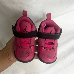 Little toddler girls pink Jordan’s SIZE 4C